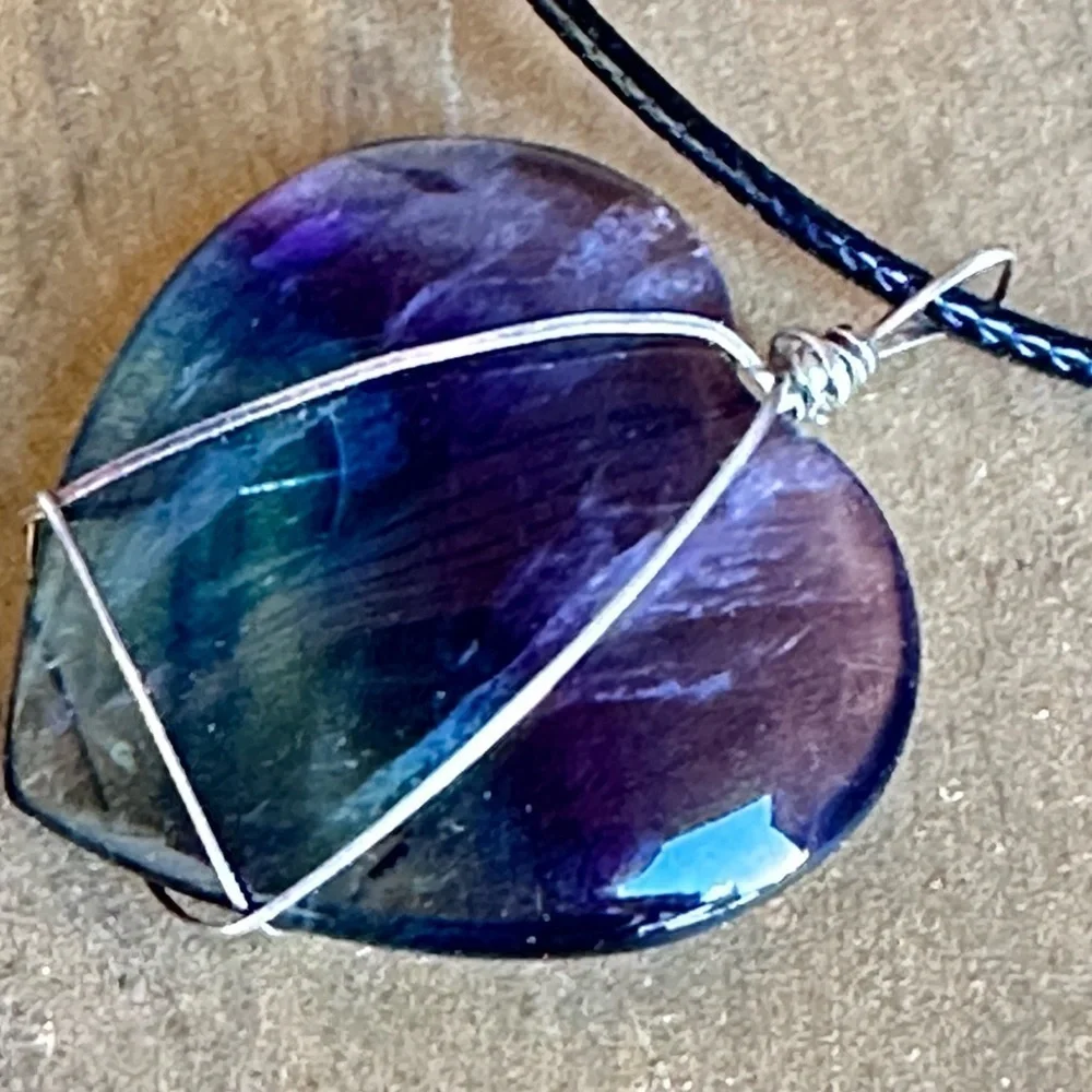 Artisan Handcrafted RAINBOW Fluorite Heart Pendant Necklace Tanzanite 5518 G